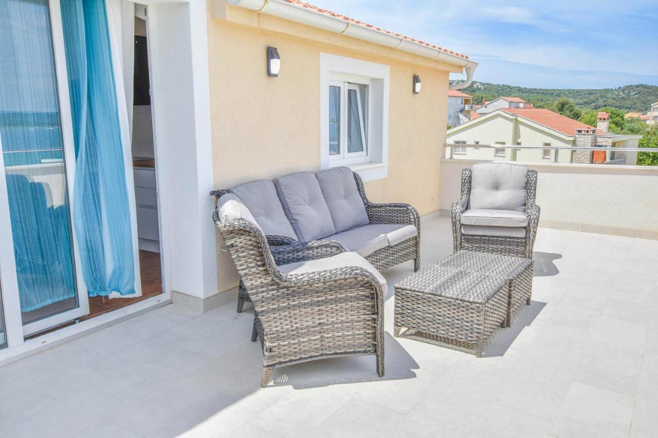 Apartment L And S On The Beach Ugrinici Zewnętrze zdjęcie